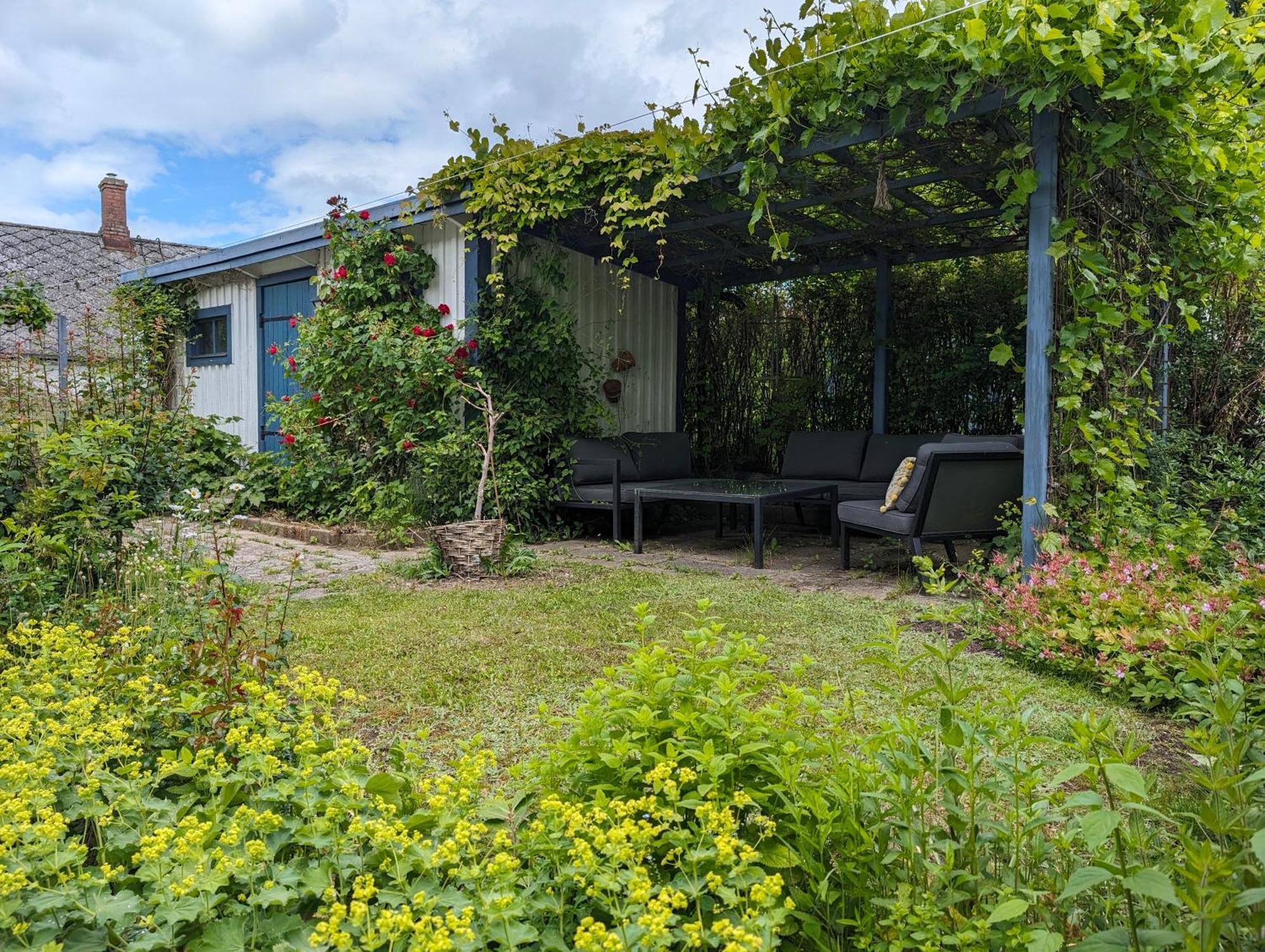 Millans Dockhus Villa Onslunda ภายนอก รูปภาพ